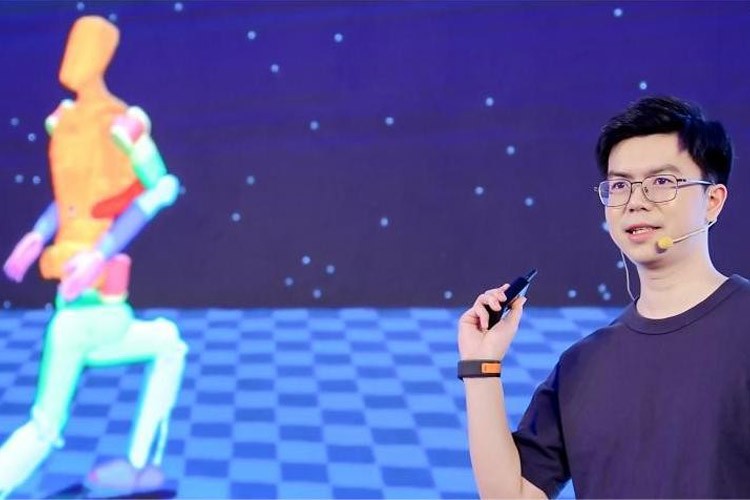 天才少年稚晖君ng28机器人走路进场！AI模型做大脑，目标售价20万以内